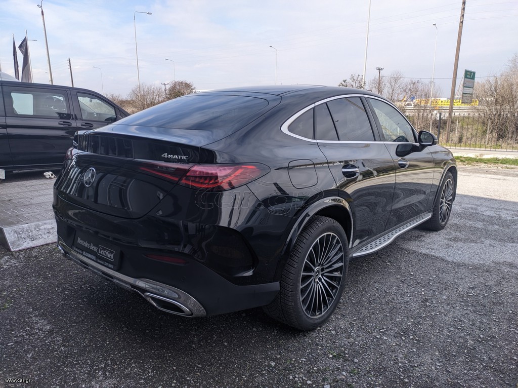 Mercedes-Benz GLC Coupe '24 AMG Line 300 de 4Matic Coupe10