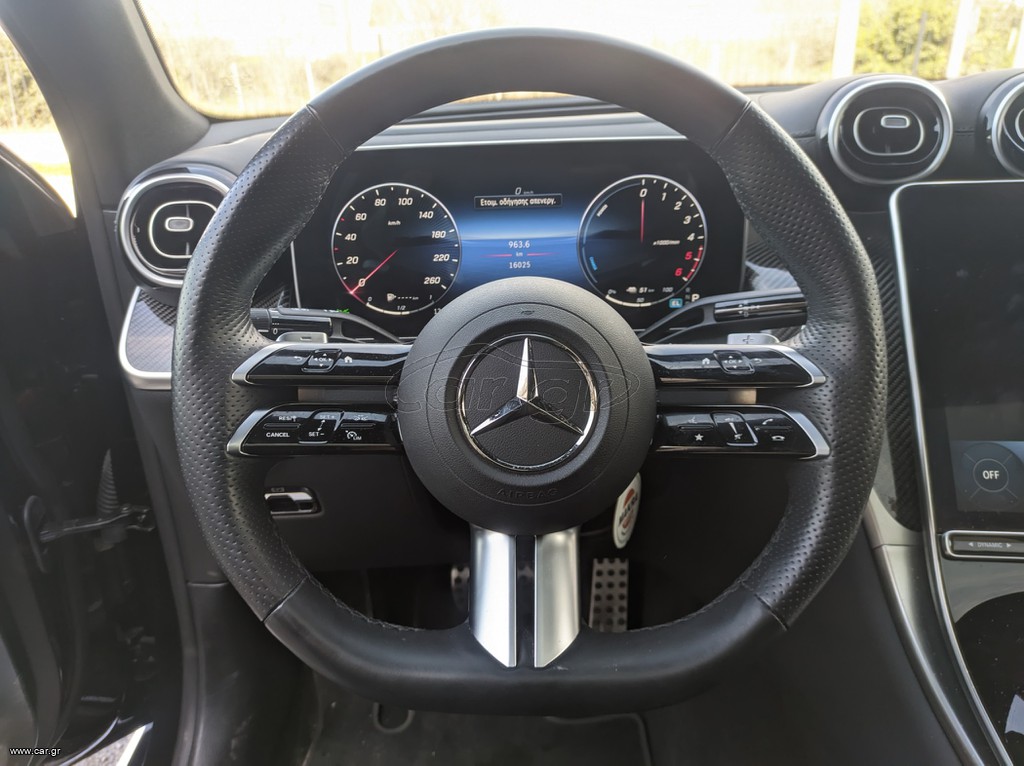 Mercedes-Benz GLC Coupe '24 AMG Line 300 de 4Matic Coupe20
