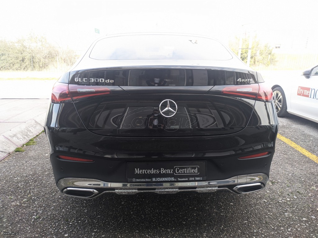 Mercedes-Benz GLC Coupe '24 AMG Line 300 de 4Matic Coupe9
